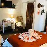 Petite House Com Hidromassagem