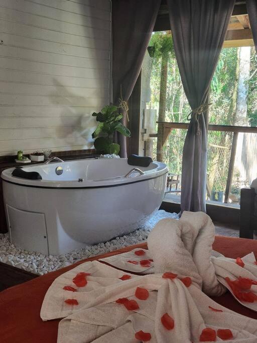 Petite House Com Hidromassagem Campos do Jordão